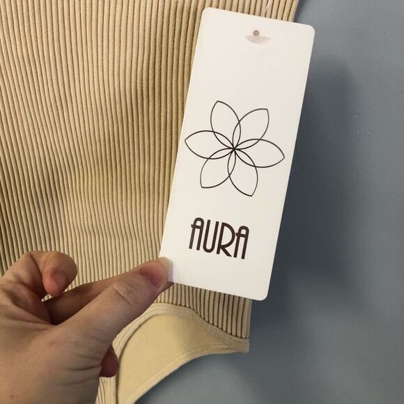 aura bodysuit ribbed knit v neck nude tan size medium w/ tag layer piece fitted - Picture 3 of 7